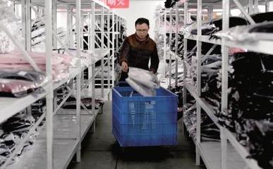 返鄉(xiāng)變身電商創(chuàng)客 電子商務(wù)賦能鄉(xiāng)村振興新路徑